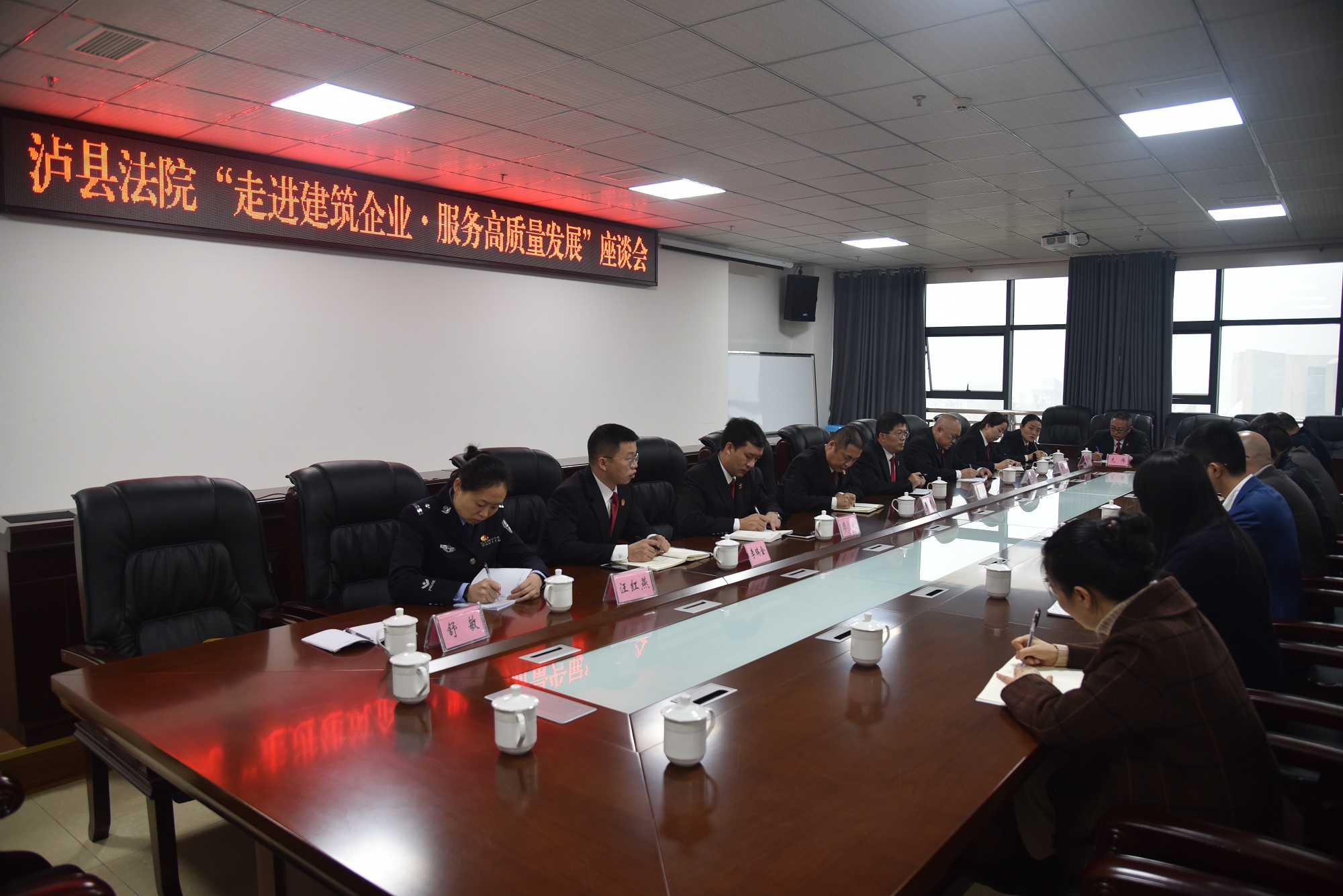 圖為座談會現(xiàn)場1.jpg