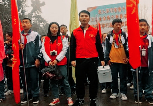 胡家中心衛(wèi)生院為中學(xué)健步活動(dòng)保駕護(hù)航.jpg