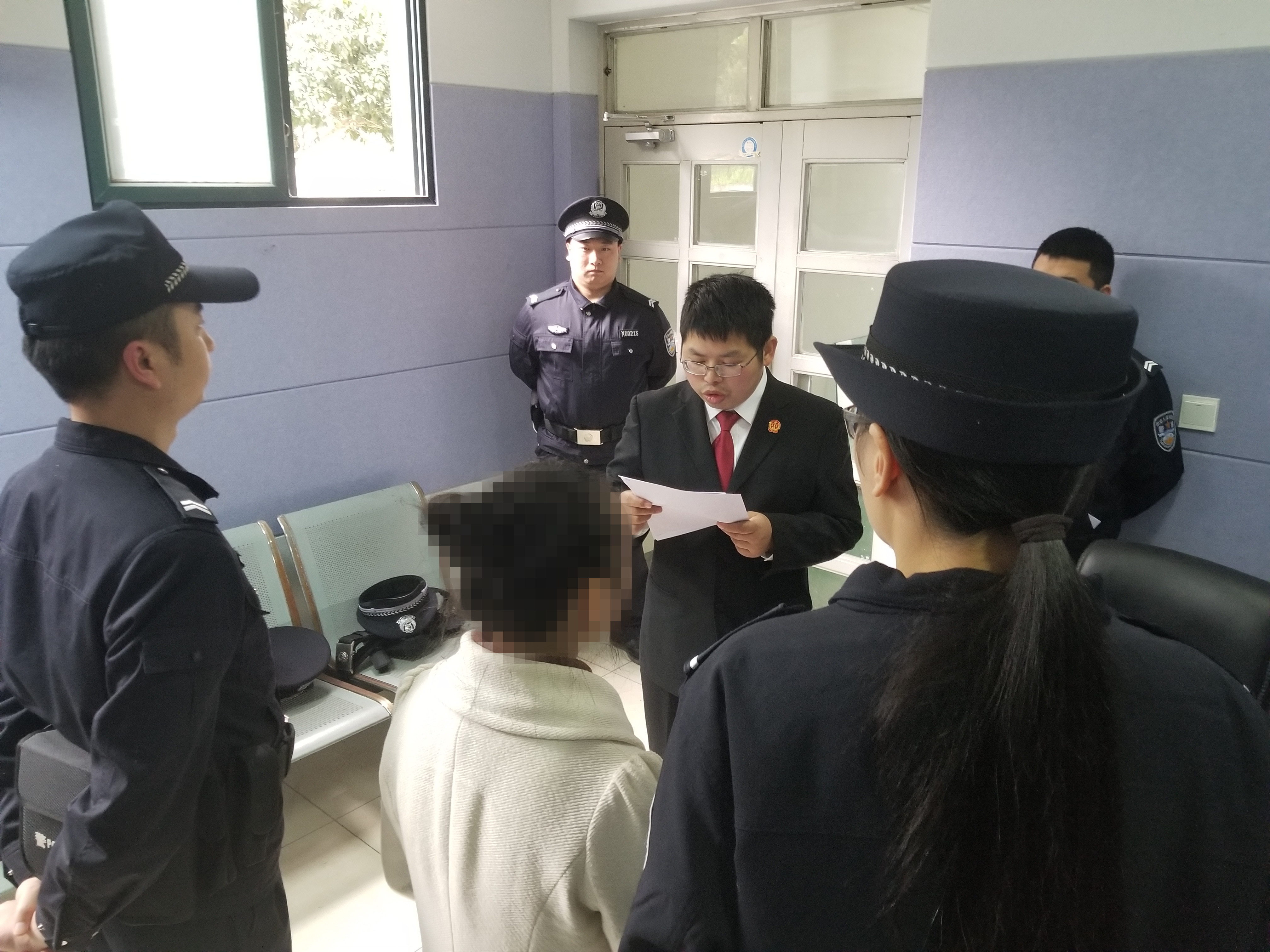 父女二人拒不騰退租住房租，被執(zhí)行拘留 (2)_副本.jpg