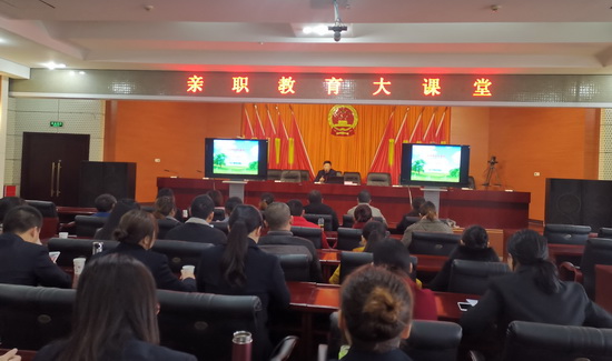內(nèi)江第二期“親職教育大課堂”開講.jpg