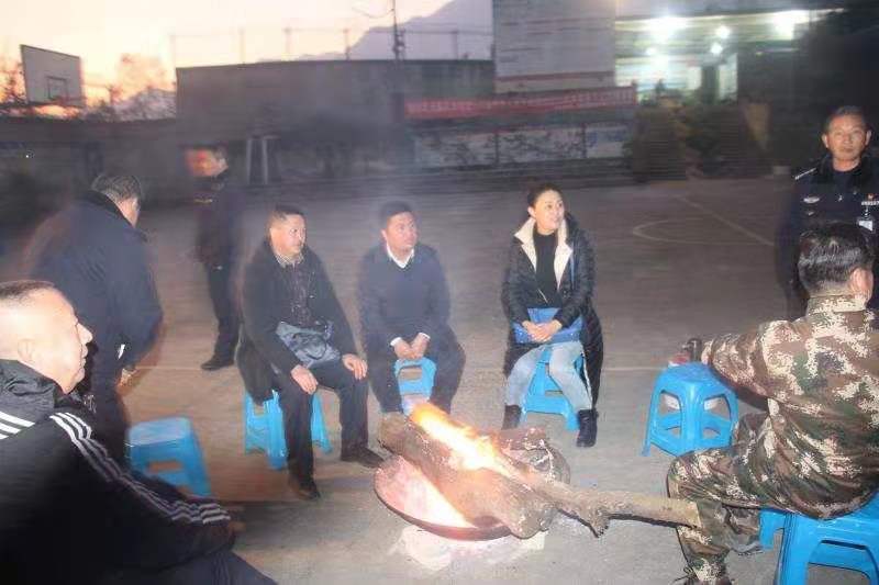 涼山州公安局副局長盧曉梅一行突襲檢查雷波縣拘戒所監(jiān)所工作