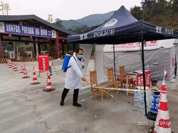 醫(yī)生黨員李大和.jpg