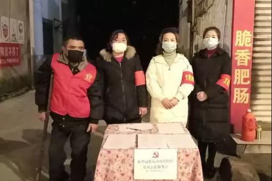 身殘志堅的他加入志愿者參與防疫.jpg
