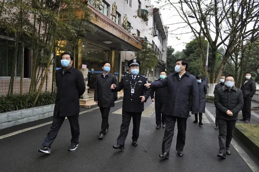 省委常委、省委政法委書記鄧勇一行到漢王山監(jiān)獄檢查指導(dǎo)疫情防控工作