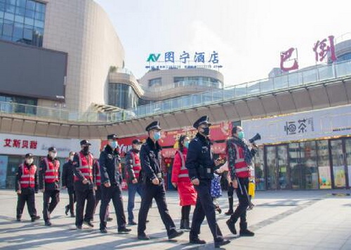 羅霞.jpg