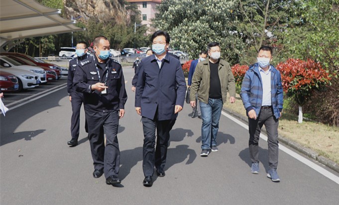 宜賓市委常委、市委政法委書記陳揚(yáng)杰到漢王山監(jiān)獄督導(dǎo)檢查新冠肺炎疫情防控工作