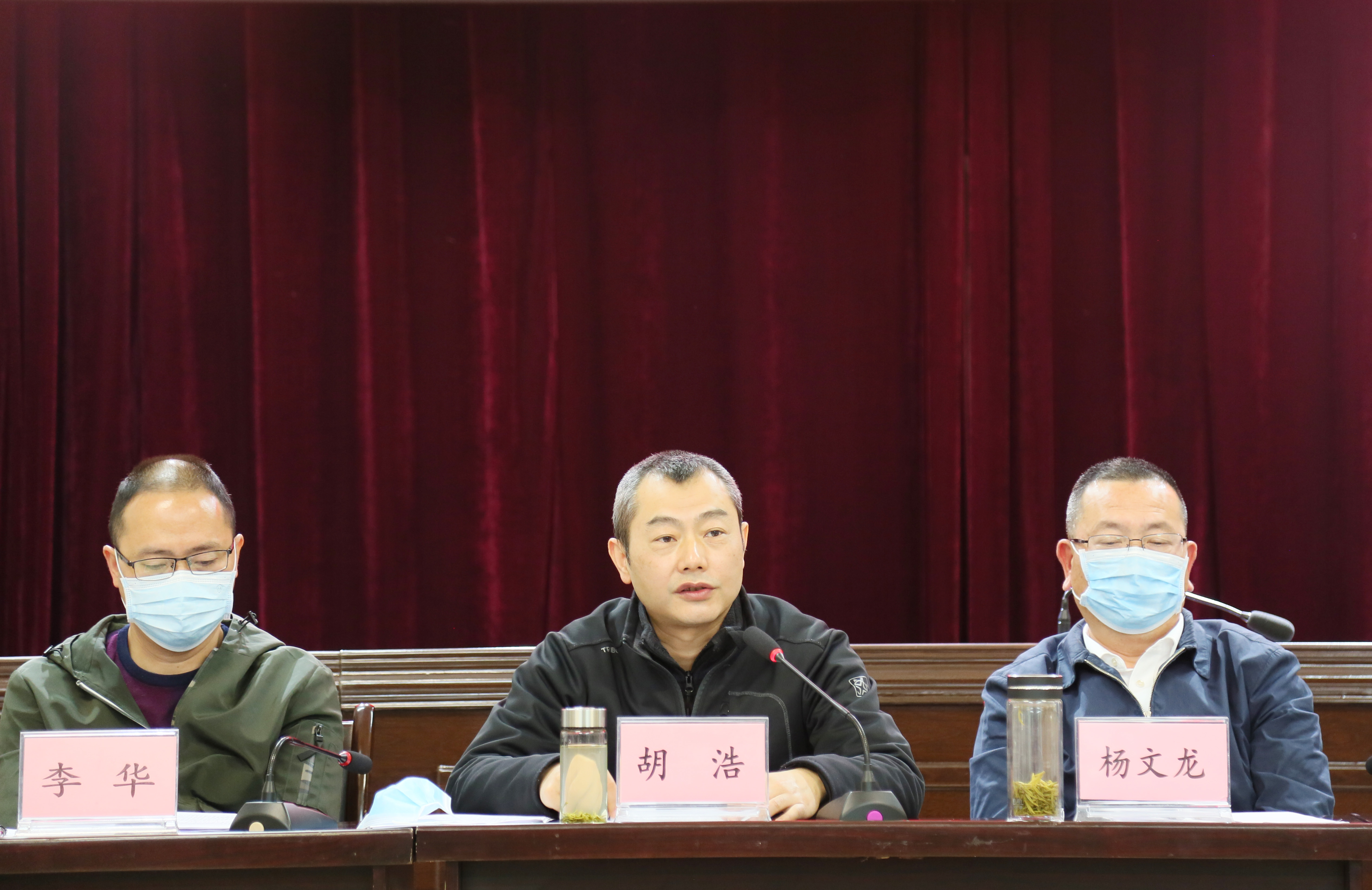 胡浩院長(zhǎng)對(duì)一季度工作進(jìn)行總結(jié)分析.jpg