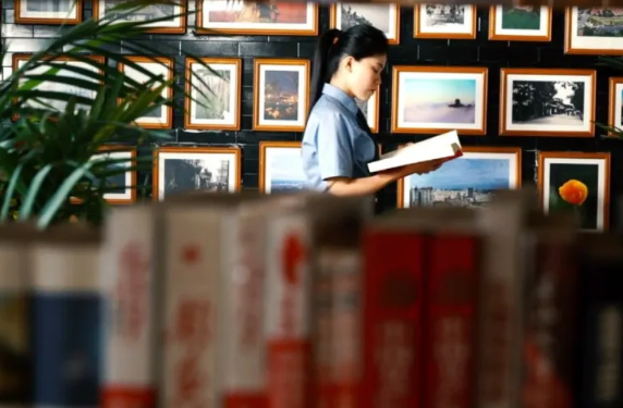 世界讀書日｜人間四月芳草盛，正是讀書好時光 