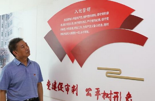 鐘玉新.jpg