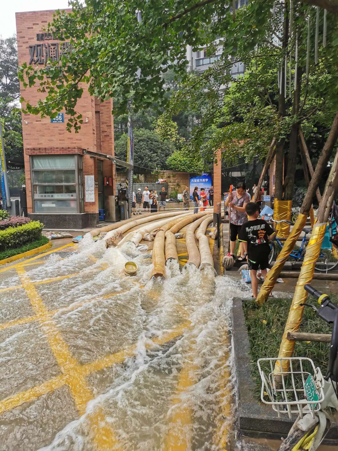 八拫大管抽水.jpg
