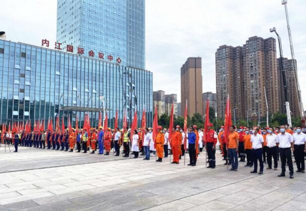應(yīng)急隊(duì)伍二.jpg