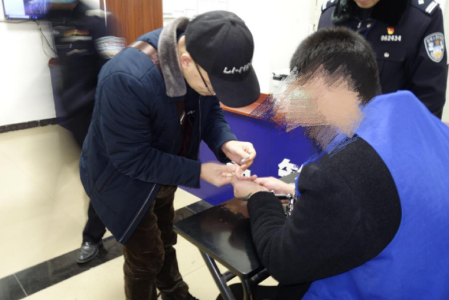 高墻內(nèi)采集“DNA標(biāo)本”解決在押人員“煩心事”——安岳縣看守所幫助在押人員解決孩子上戶難題