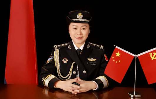 最美是“她”，“警”上添“花”
