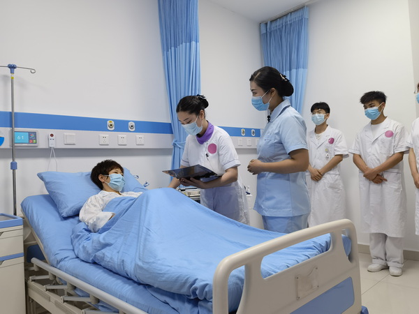 關(guān)心患者健康.jpg
